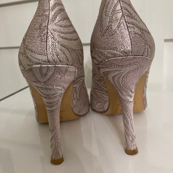 Evening Pumps - Picture 4 of 9